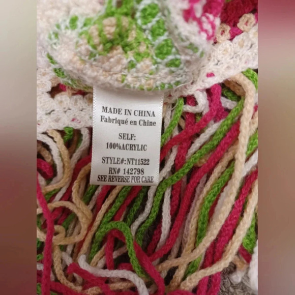 New In NWT Crochet Tank Crop Top Pink Size S/M - Picture 7 of 7